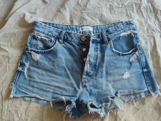 Pantalón tejano Zara azul desgastado