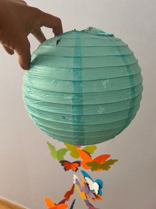 Lámpara de papel con mariposas