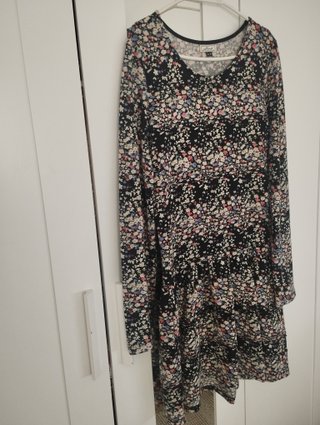 Vestido negro flores manga larga