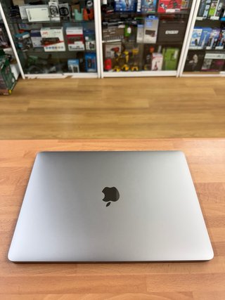 MacBook Pro 2019 13” i5 8GB 256GB SSD