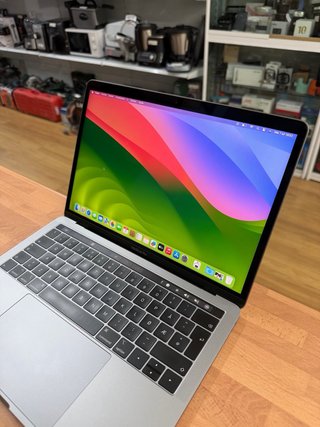 MacBook Pro 2019 13” i5 8GB 256GB SSD