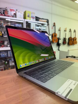 MacBook Pro 2019 13” i5 8GB 256GB SSD