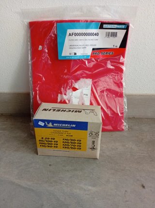 Cámara Michelin 110/80-19 y lamina esponja