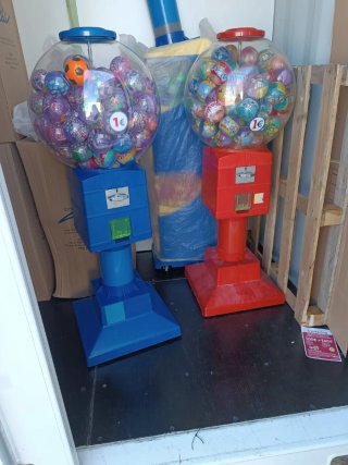 Instalacion maquinas expendedoras de bolas!!