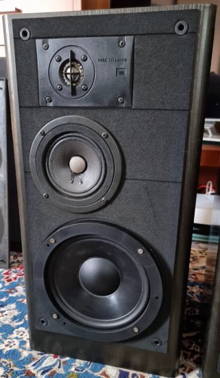 Altavoces JBL LX44