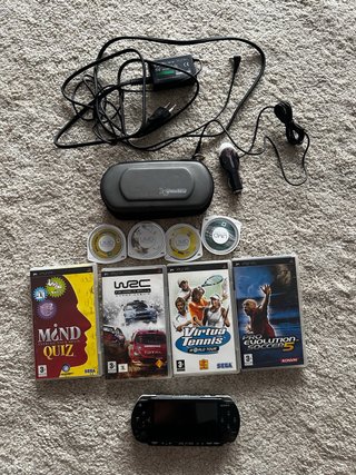 Sony PSP Negra + 4 Juegos UMD