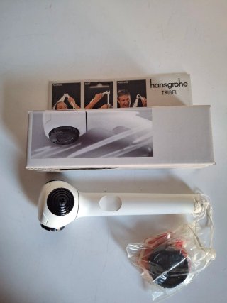 Preciosa y práctica ducha de mano HANSGROHE TRIBEL