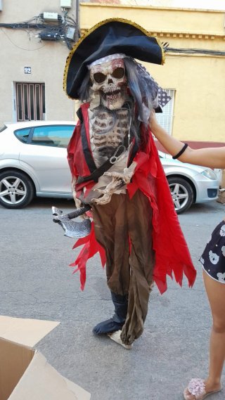 Calavera Gigante Halloween venta de muñecos.