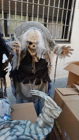 Calavera Gigante Halloween venta de muñecos.