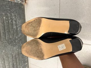 Zapatos de tacón negros Poretta