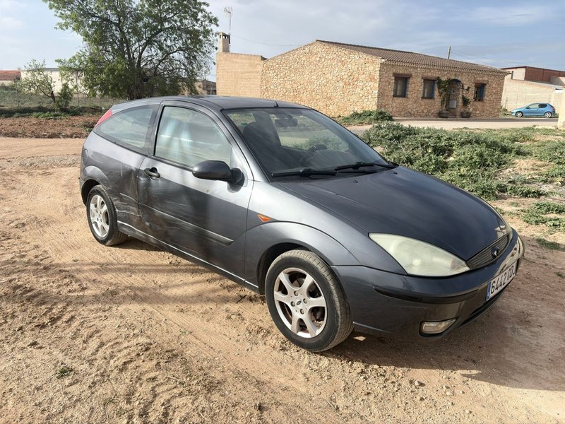 Ford Focus 2003 - foto 1