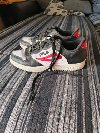 Zapatillas Fila Talla 41 Blancas/Negras/Rojas