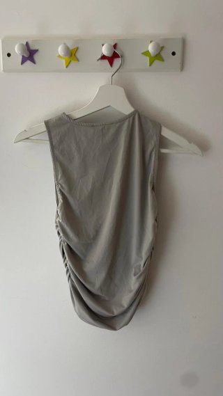 Top Stradivarius gris fruncido Talla S