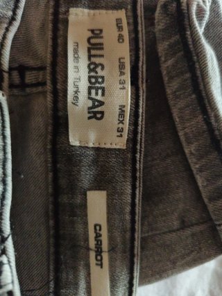 Pantalón vaquero hombre gris