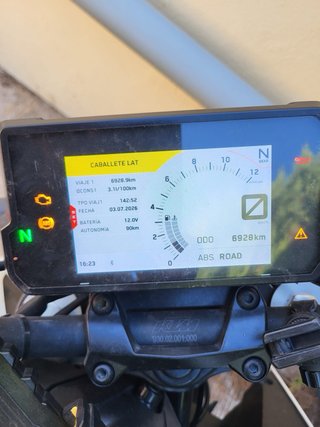KTM 125 Duke 2023 Naranja/Blanca