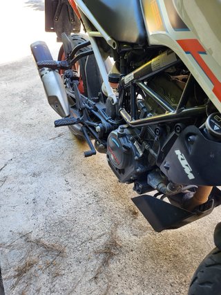 KTM 125 Duke 2023 Naranja/Blanca