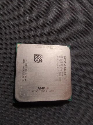 Lote de procesadores AMD e Intel