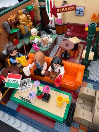 Lego Friends Central Perk 21319
