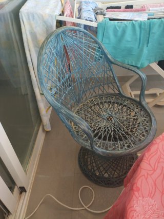 Tavolo e 4 sedie da terrazzo in rattan