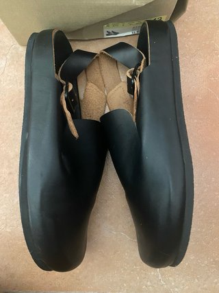 Zuecos negros de cuero para hombre Nuevos