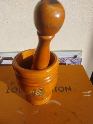 Pestello e Mortaio in Legno Decorato