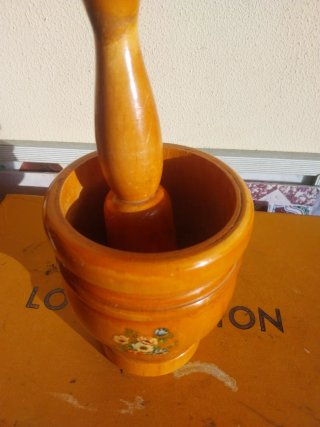 Pestello e Mortaio in Legno Decorato