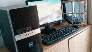 Torre PC LG, Pantalla y Teclado