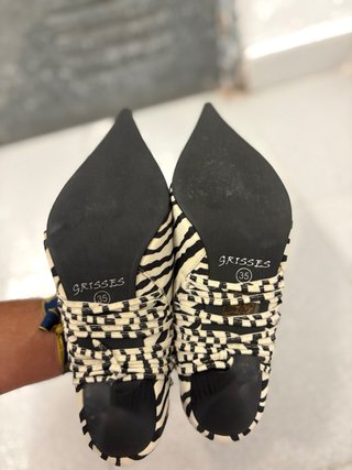 Zapatos de tacón estampado cebra