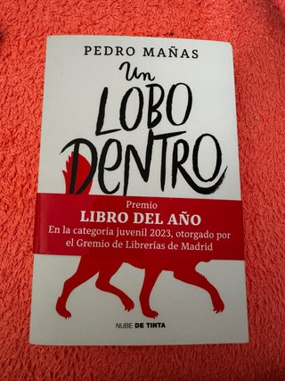 Un lobo dentro / The Wolf Inside