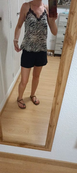 Top animal print con encaje negro