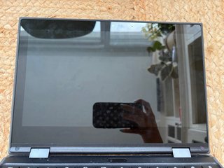 Ordenador Lenovo negro