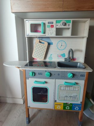 Cocinita de madera infantil