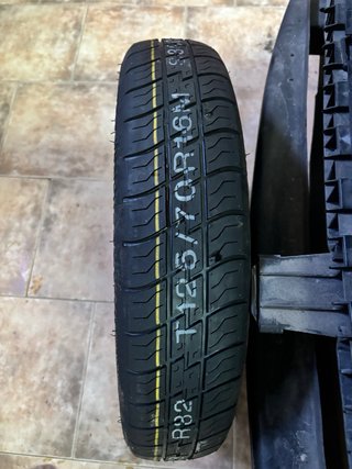 Rueda repuesto GOLF 5 + accesorios