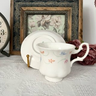 Taza y plato Royal Albert porcelana