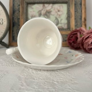 Taza y plato Royal Albert porcelana