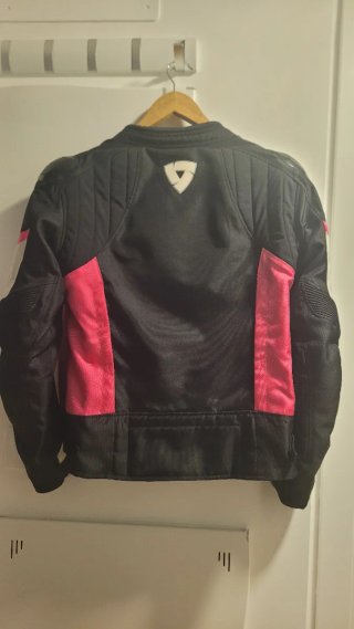 Chaqueta REV'IT Invierno Negra y Rosa
