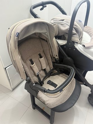 Capazo y Silla de Paseo Chicco