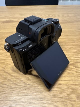 Sony Alpha 7 III 4K (comprada 2026)