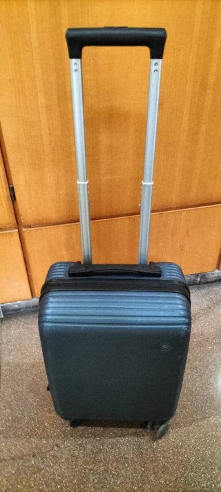 Maleta rígida  con ruedas
