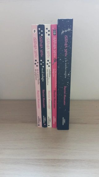Pack 5 libros "Isadora Moon"