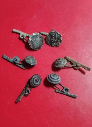 Botones antiguos de pasadorvariados S. XVII LOTE
