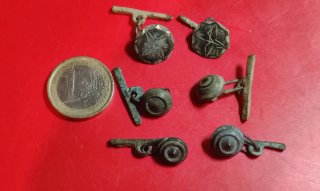 Botones antiguos de pasadorvariados S. XVII LOTE