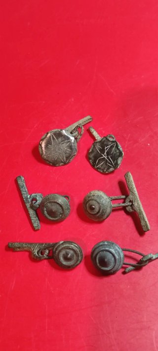 Botones antiguos de pasadorvariados S. XVII LOTE
