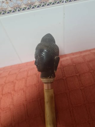 Bastón artesanal con cabeza de Buda
