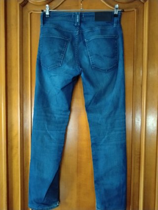 Vaqueros de la marca Jack & Jones, modelo slim