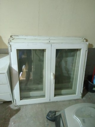 Ventana doble de aluminio blanca