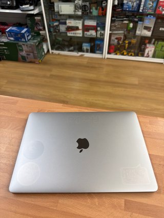 MacBook Pro 13” 2017 i5 256GB Gris Espacial