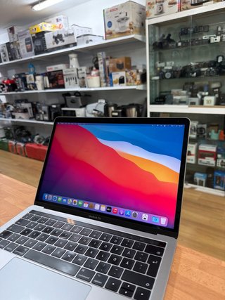 MacBook Pro 13” 2017 i5 256GB Gris Espacial