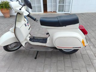 Vespa PK125 Blanca