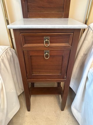 Tocador de madera antiguo